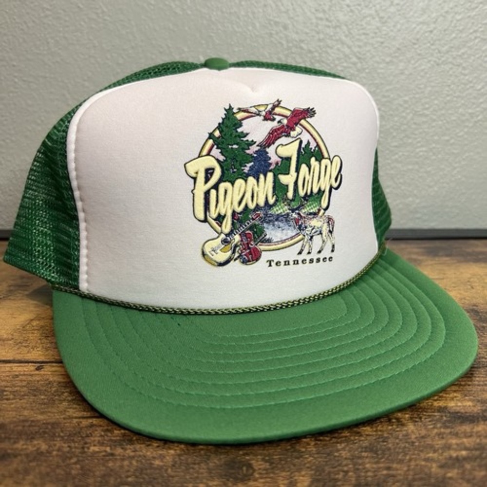 Vintage Pigeon Forge Tennessee Trucker Hat Cap SnapBack Advertising Green